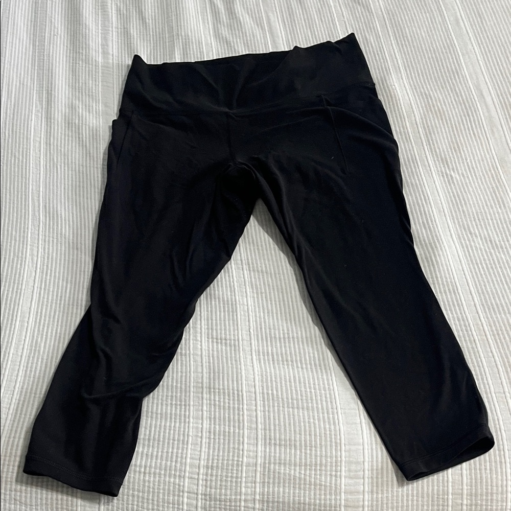 Athleta Black Cropped Leggings